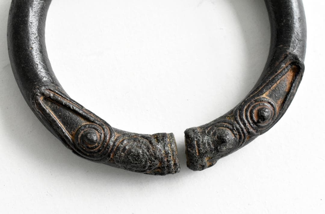 11〜12世紀 カンボジア クメール アンコール王朝期青銅製蓮弁文腕輪バングル