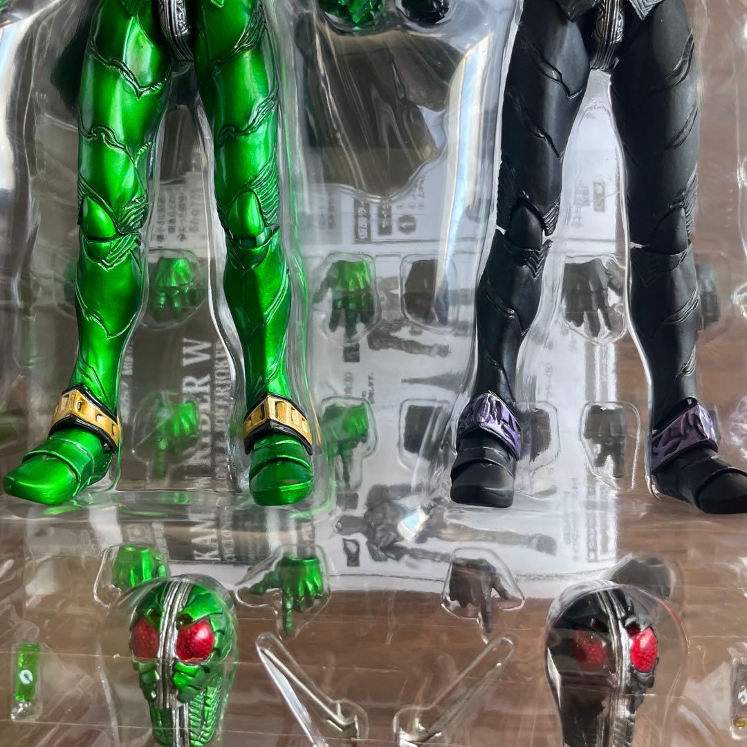 S.I.C. 仮面ライダーW 2体セット　s.i.c.魂大全2011 冊子付き