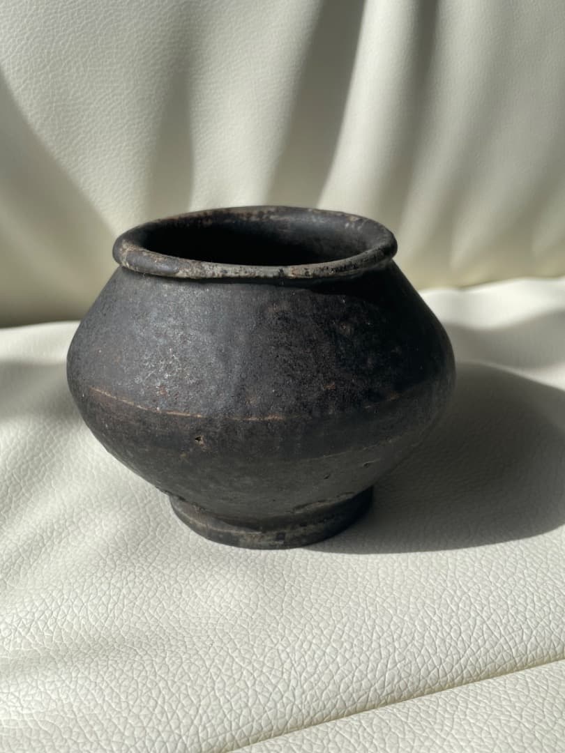 黒高麗塩笥小壺・李朝初期・ぐい呑み