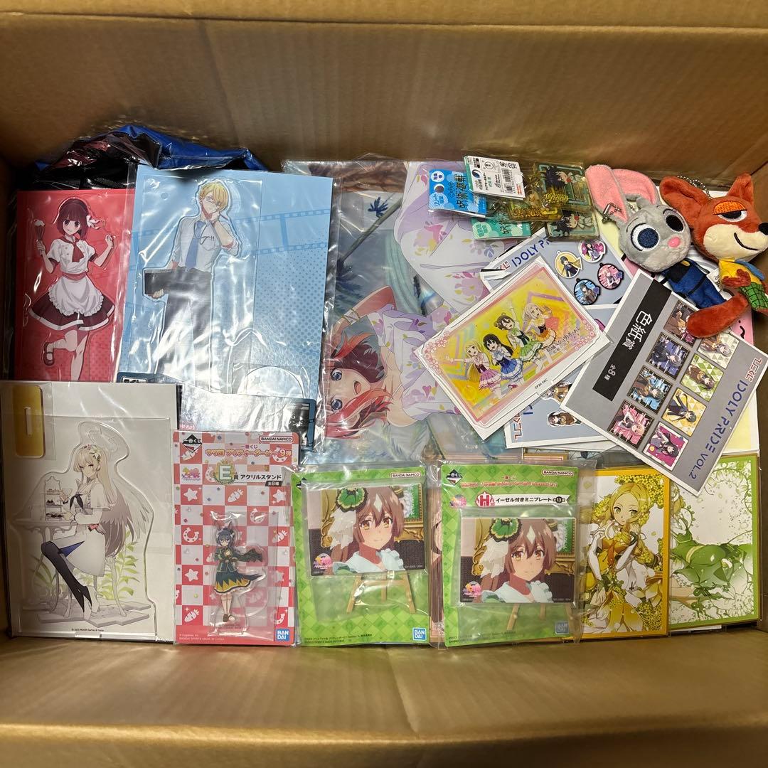 ノンジャンル グッズ アニメ アイドルなど まとめ売り 140サイズ 440点