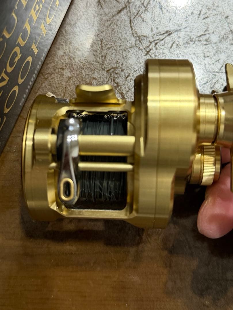 21カルカッタコンクエスト200HG シマノ　ベイトリール　美品