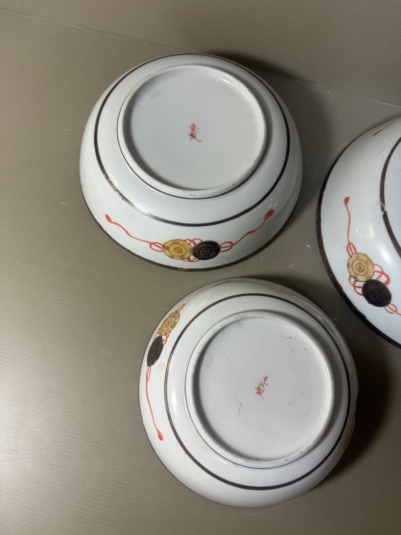 2428 九谷焼　金彩赤絵　人物翔鶴風景図　鉢　3客　時代物