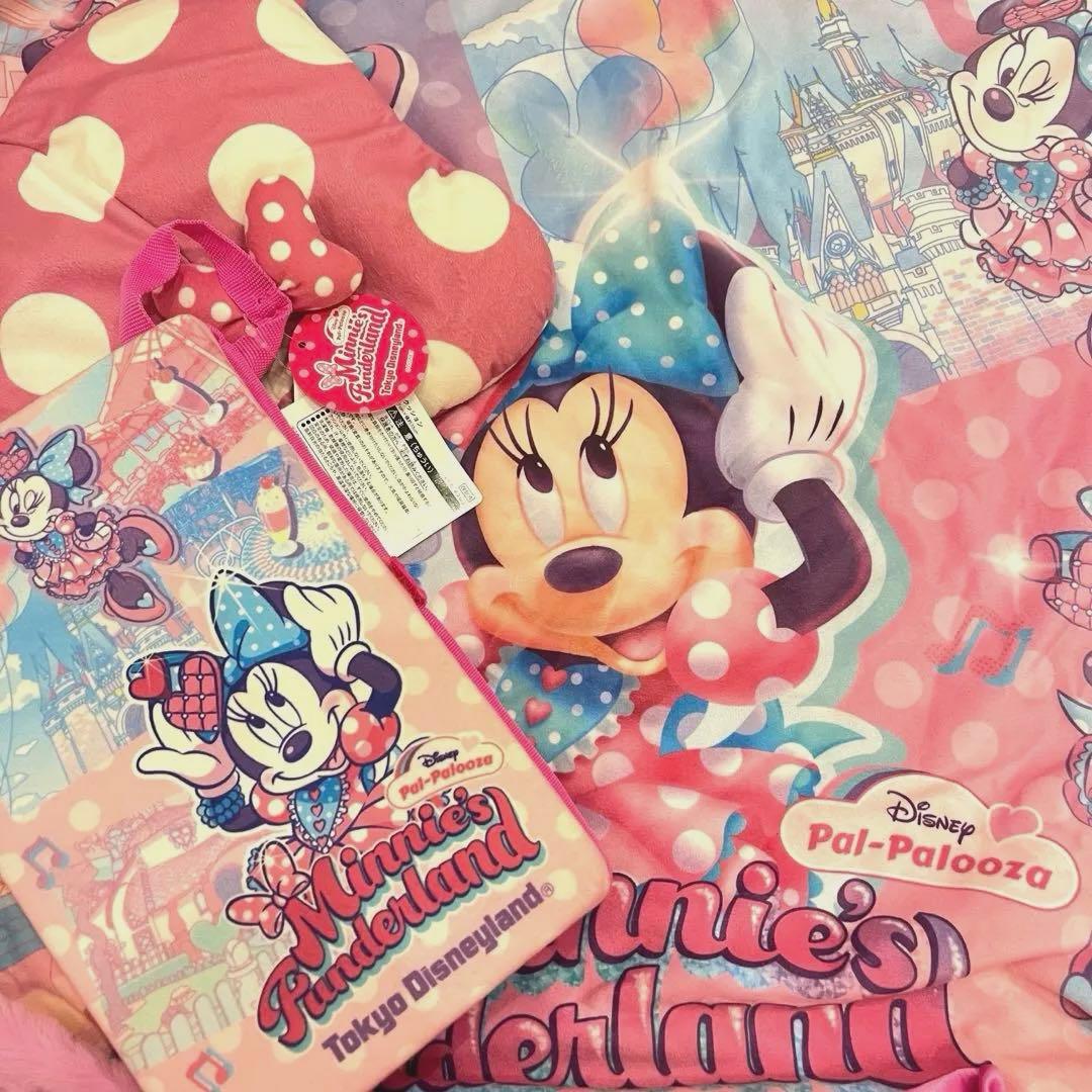 【完売品】ミニーのファンダーランドポータブルクッション ブランケット2点セット