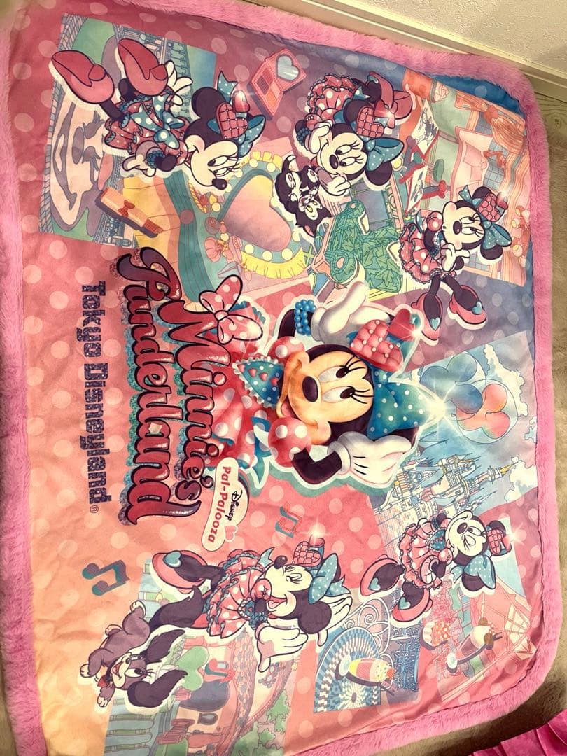 【完売品】ミニーのファンダーランドポータブルクッション ブランケット2点セット
