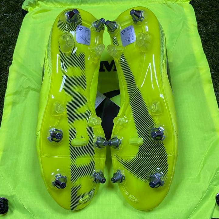 サッカースパイク ナイキ ティエンポ レジェンド Ⅵ SG-PRO