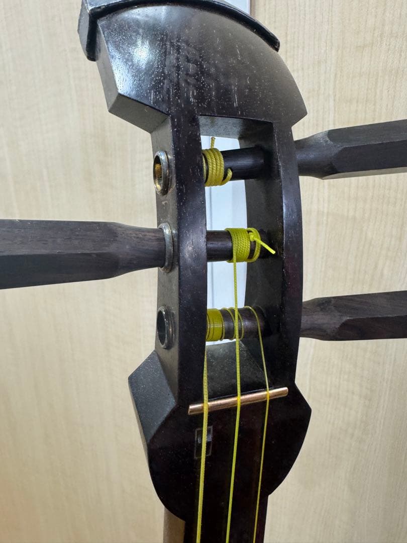 三味線 和楽器 弦楽器 紅木　紫檀 天然素材 破れあり