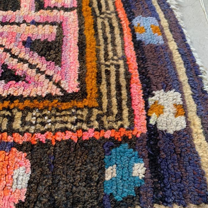 卍　antique 絨毯　① 卍