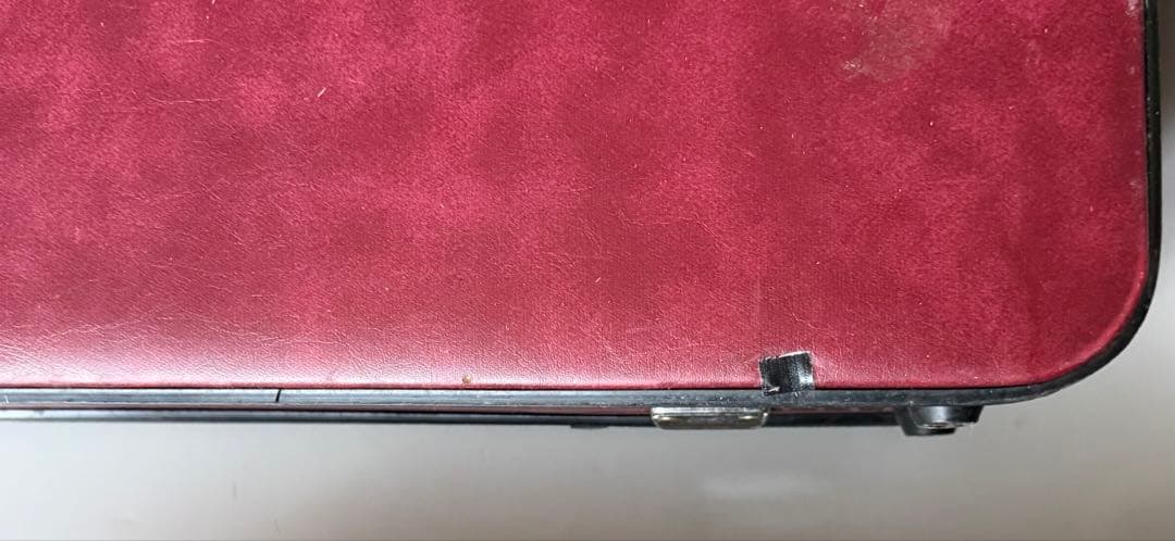三味線　中竿　皮破れ無し　撥・ハードケースなど付属品多数