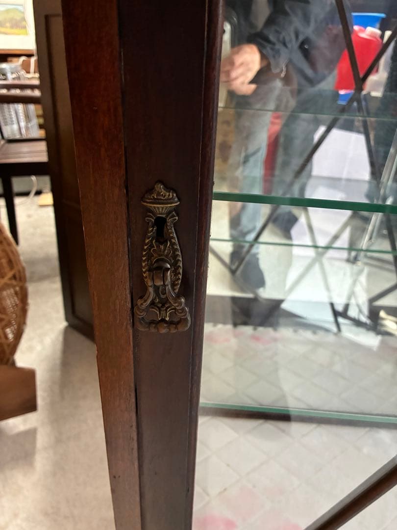 ビンテージ ガラスキャビネット ダークブラウン　猫脚