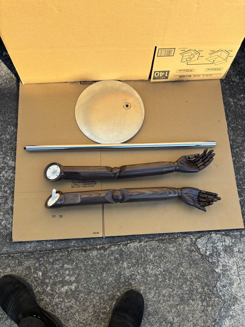 女性用 マネキン トルソー 可動式腕付きスタンド付きベージュ針打ち可