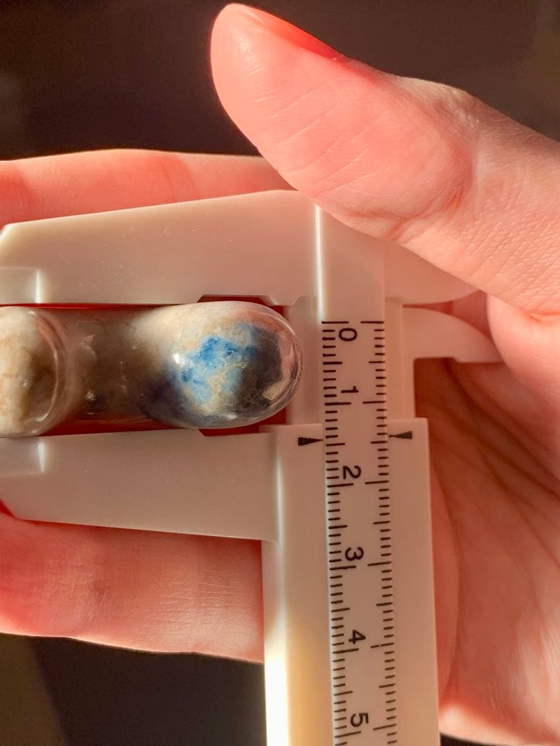 最上級　茄子紺　入りコン沢青翡翠　勾玉　糸魚川翡翠　コン沢勾玉　ひすい　ヒスイ