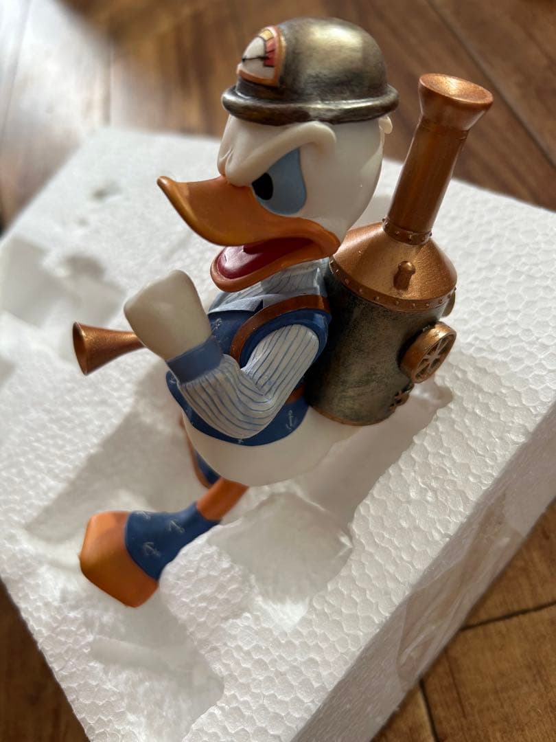 レア　SHOWCASE COLLECTION ドナルドダック フィギュア 軍服風