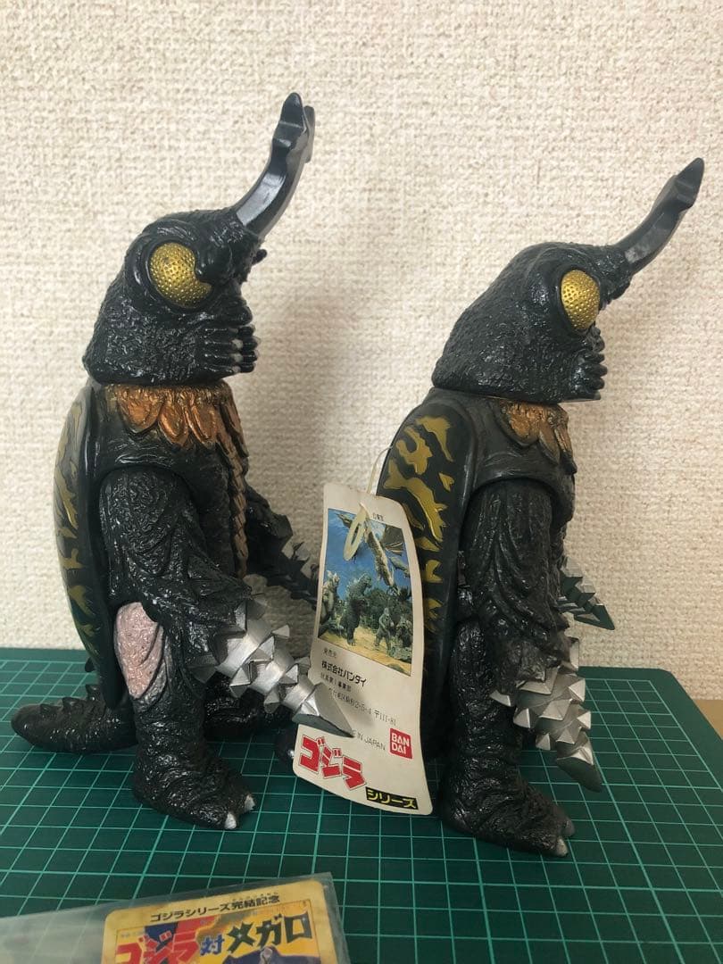 バンダイ メガロタグ付き★歴代怪獣ボックス版　1989年バンダイJAPAN 貴重