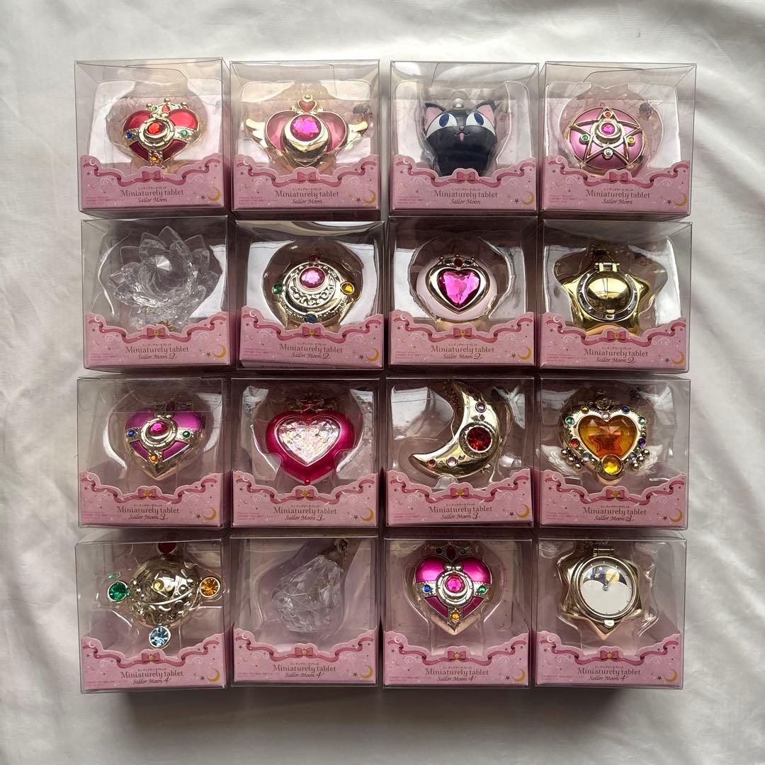 セーラームーン　ミニチュアリータブレット　16個