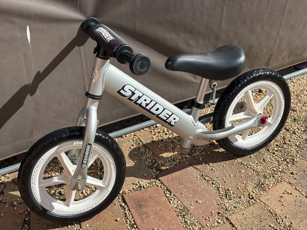 STRIDER PRO バランスバイク 12インチ シルバー EVAゴム加工