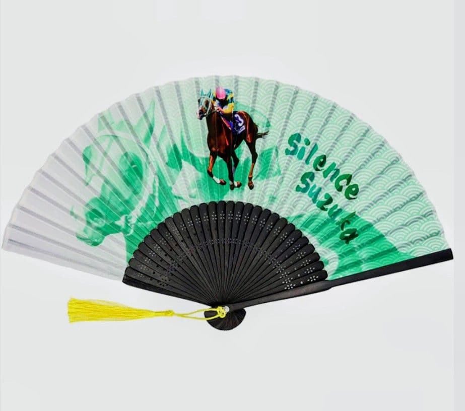 ◆　競馬　JRA　◆　サイレンススズカ　◆　フィギュア　ストラップ　扇子　◆