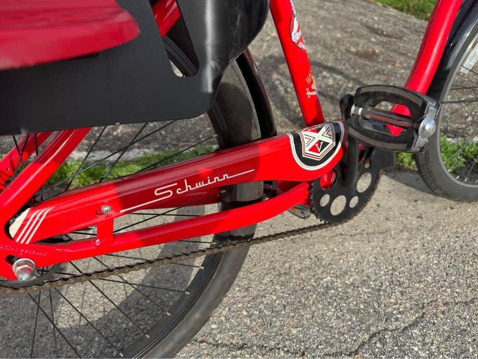 最終割引 SCHWINN シティサイクル レッド チャイルドシート付き