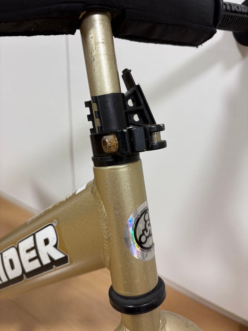 STRIDER バランスバイク ゴールド 12インチ