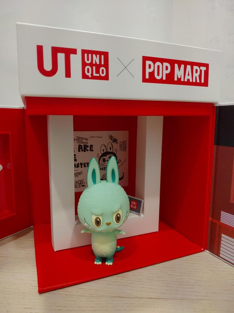 【激レア】POP MART　台湾限定品　フィギュア＋店舗　ポップマート