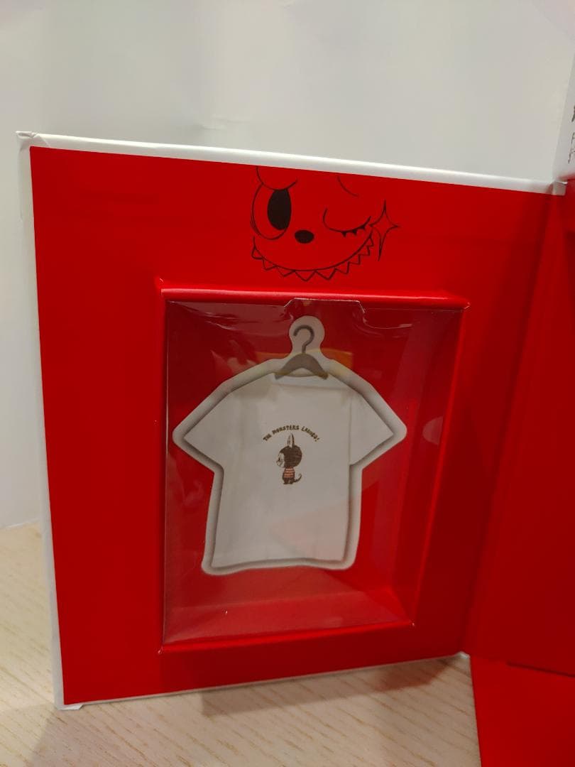 【激レア】POP MART　台湾限定品　フィギュア＋店舗　ポップマート