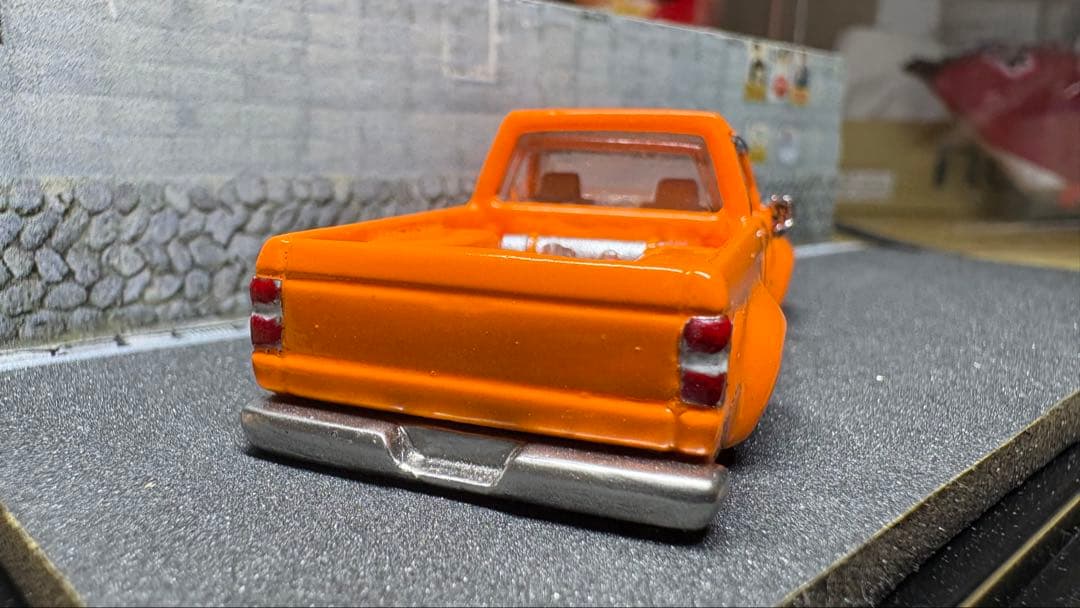 ホットウィール　バックトゥザフュチャー1987トヨタピックアップトラックカスタム