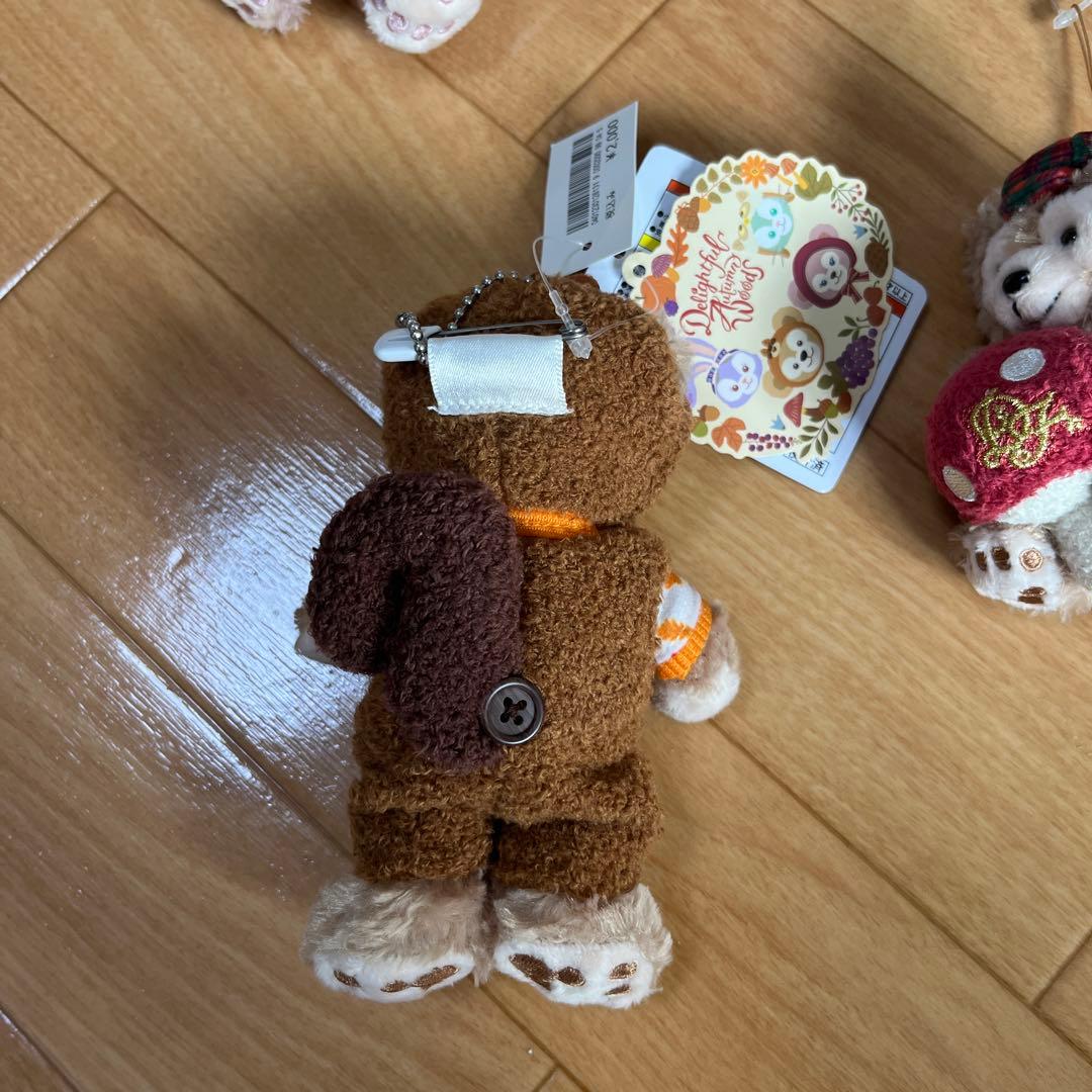 ダッフィー　シェリーメイ　ダッフィたちの秋のぼうけん　ぬいぐるみバッジ