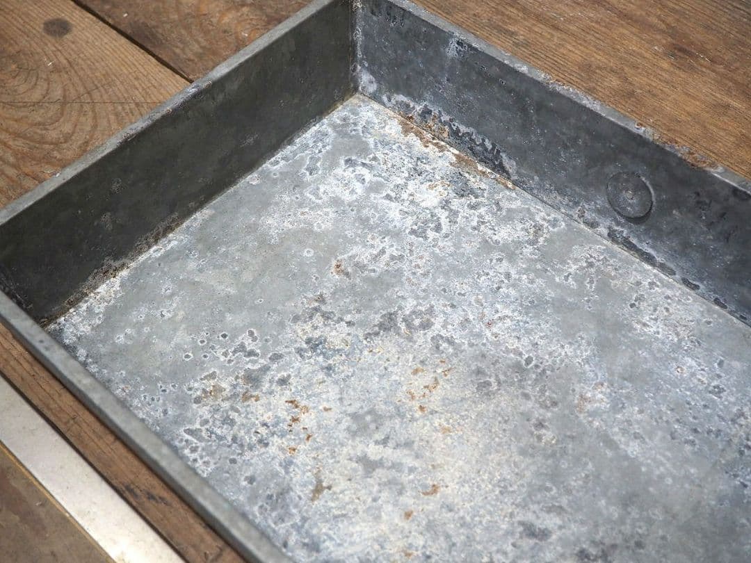 1366 昭和レトロなブリキのガラスケース　飾り棚　駄菓子屋　陳列棚　ビンテージ