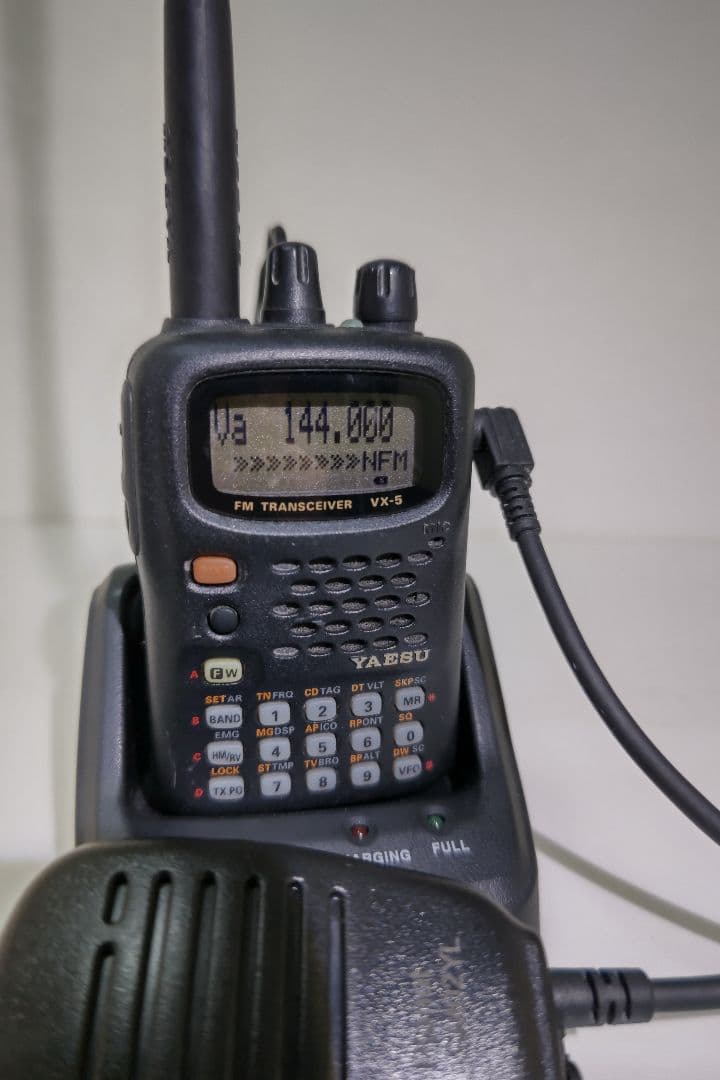 YAESU 八重洲無線アマチュア無線機VX-5 ハンディ