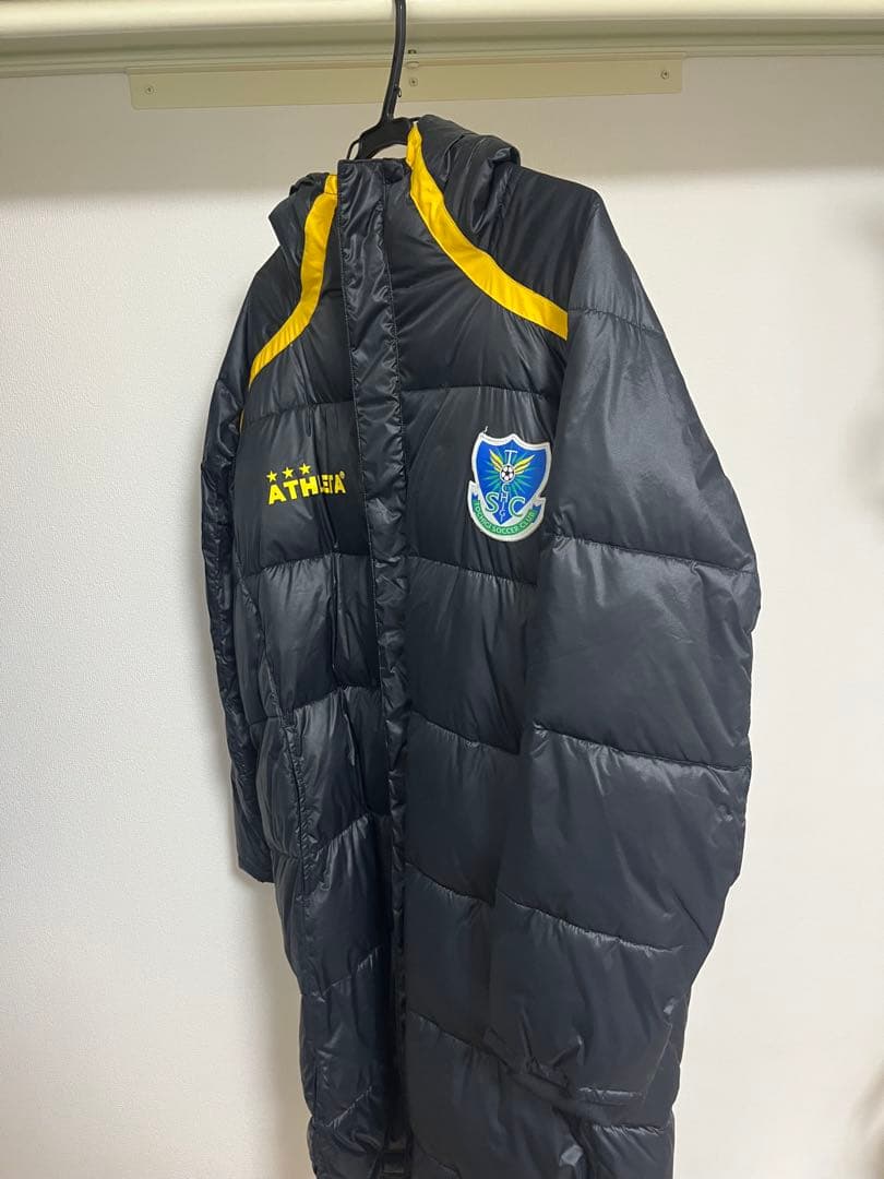 ATHLETA 栃木SC ベンチコート 黒・黄色