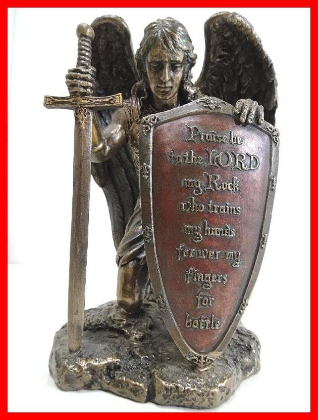 主を賛美する盾を持ち、跪く大天使ミカエル　レジン製モデル　中古　Mイ-365