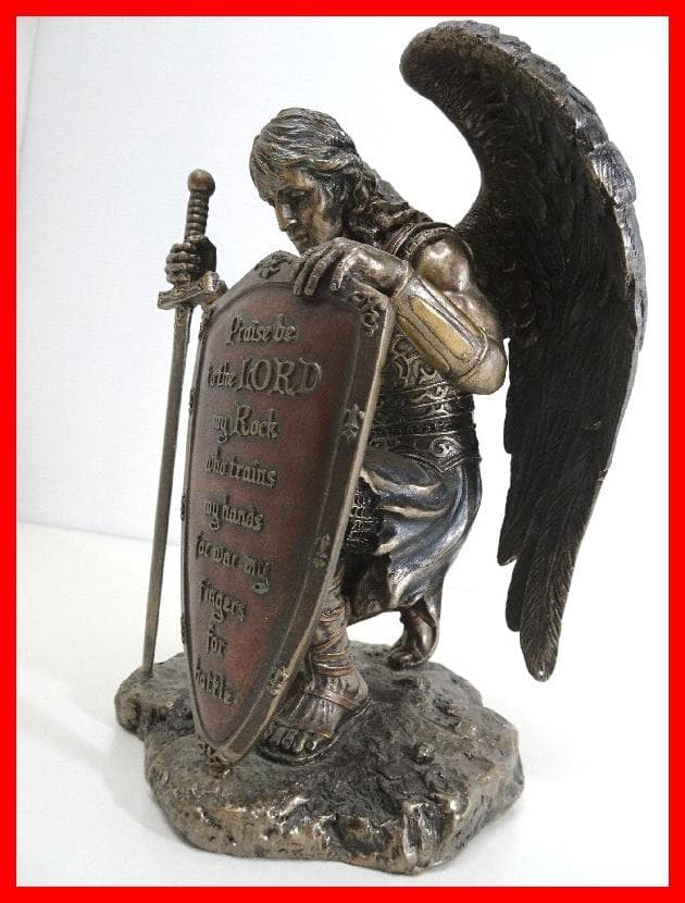 主を賛美する盾を持ち、跪く大天使ミカエル　レジン製モデル　中古　Mイ-365