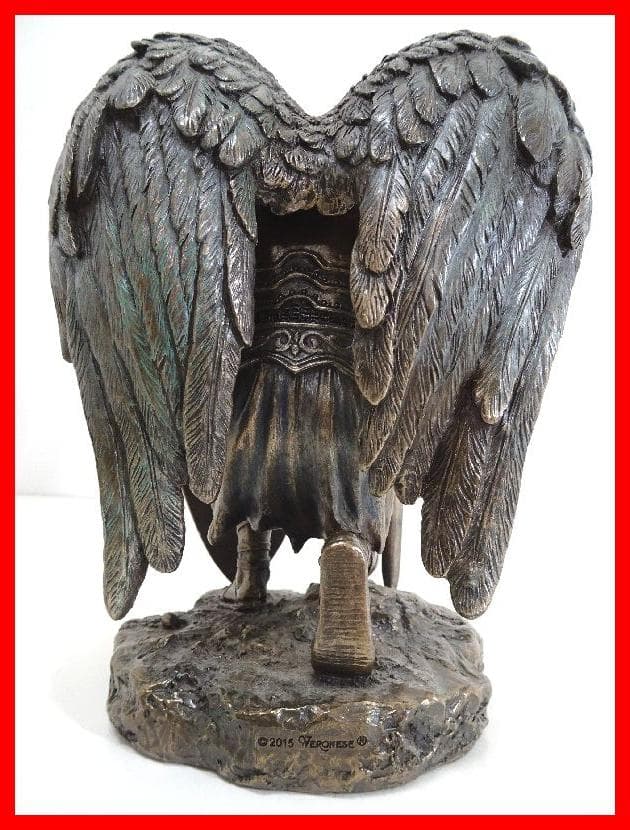 主を賛美する盾を持ち、跪く大天使ミカエル　レジン製モデル　中古　Mイ-365