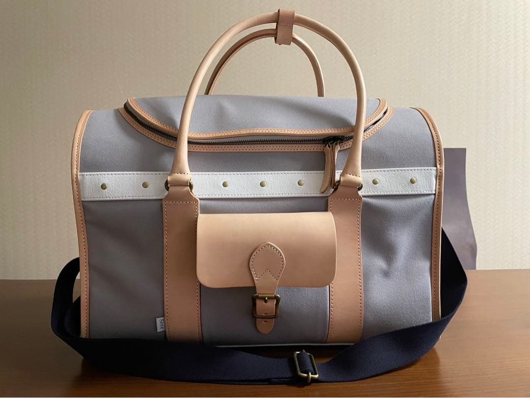 ペット用キャリーバッグ グレー　Seee 革