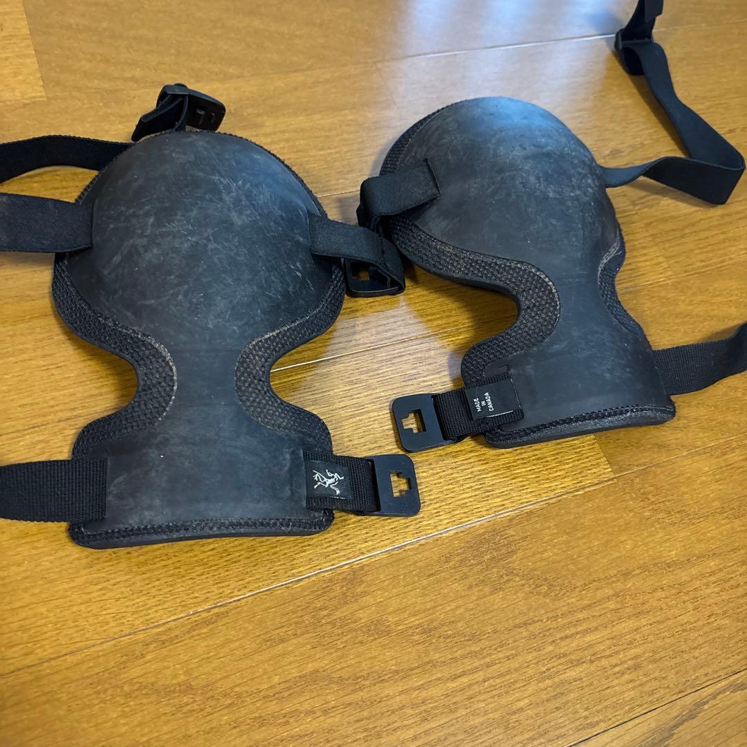 Arc'teryx(アークテリクス)☆実物 ニーパッド　黒