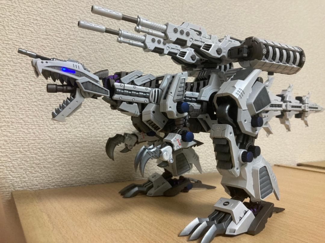 ゾイド ジェノザウラー スノーホワイト 説明欄必読