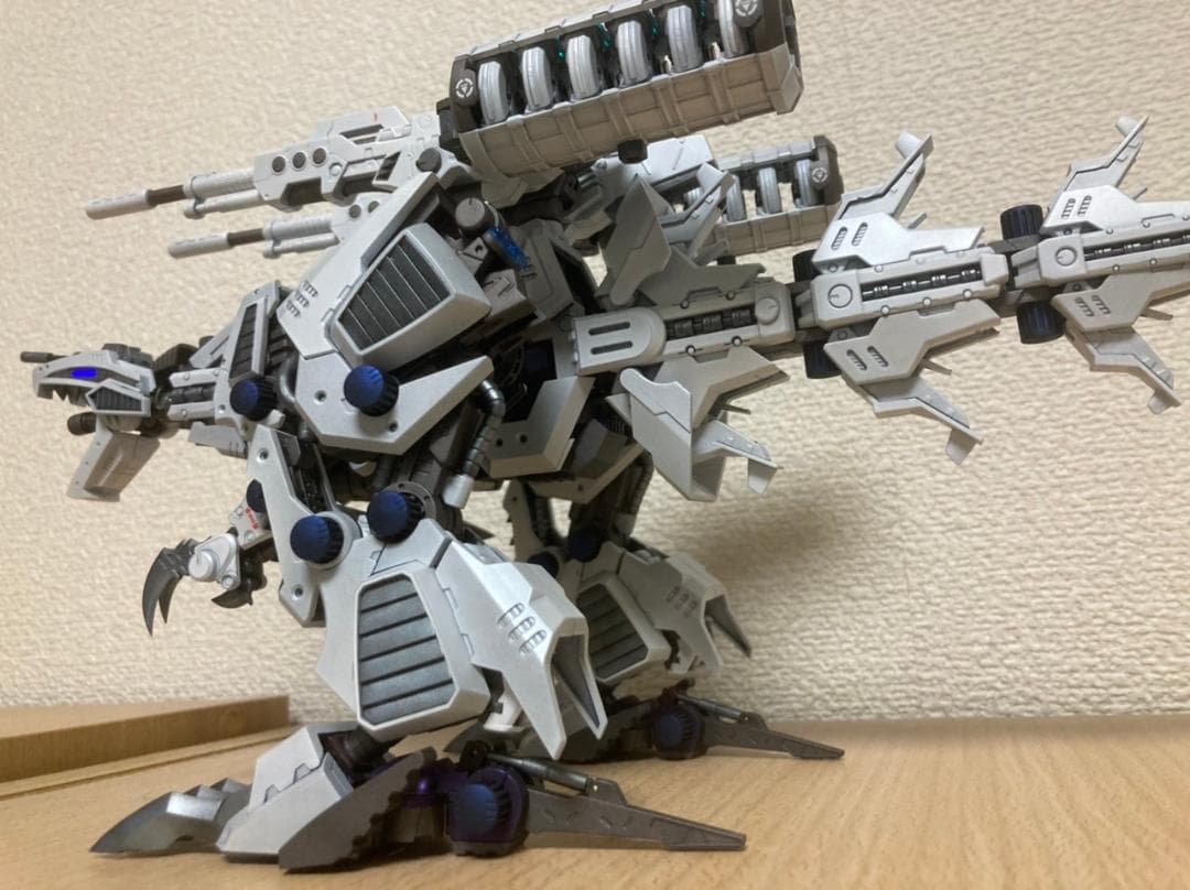 ゾイド ジェノザウラー スノーホワイト 説明欄必読