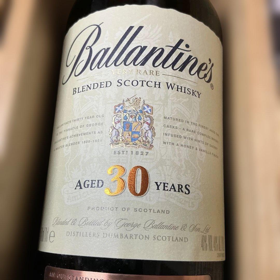 【新品】バランタイン30年　700ml 木箱入り