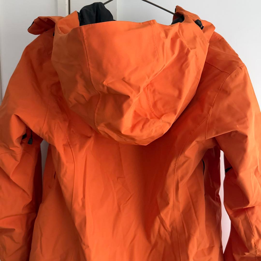未使用品 Peak performance ピークパフォーマンス ジャケット