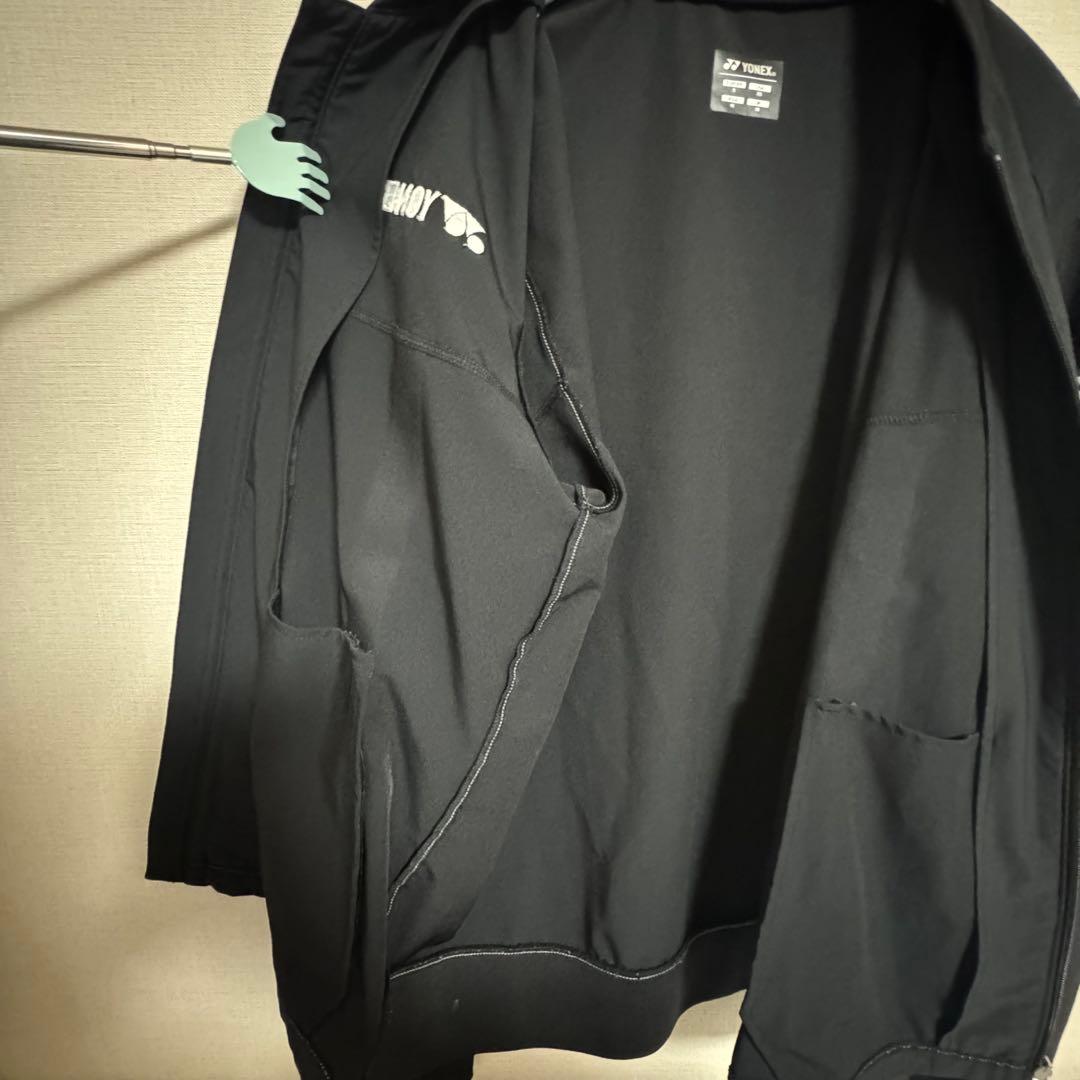 YONEX ブラック ウォームアップジャケット　黒 ユニM フィットスタイル