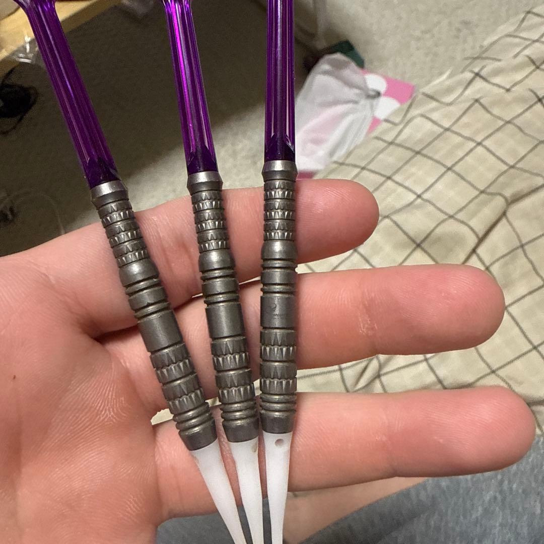 安食選手モデルのコスモ ダーツ