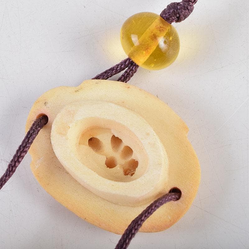 時代提げ物　獣骨彫刻　梟龍魚彫　印籠　薬入　緒締め玉　C　9204