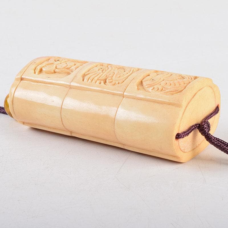 時代提げ物　獣骨彫刻　梟龍魚彫　印籠　薬入　緒締め玉　C　9204