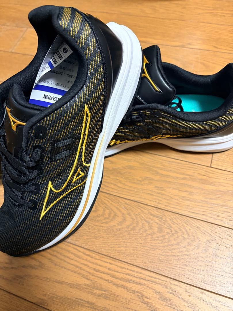 Mizuno ランニングシューズ 26.5cm ブラック/ゴールド