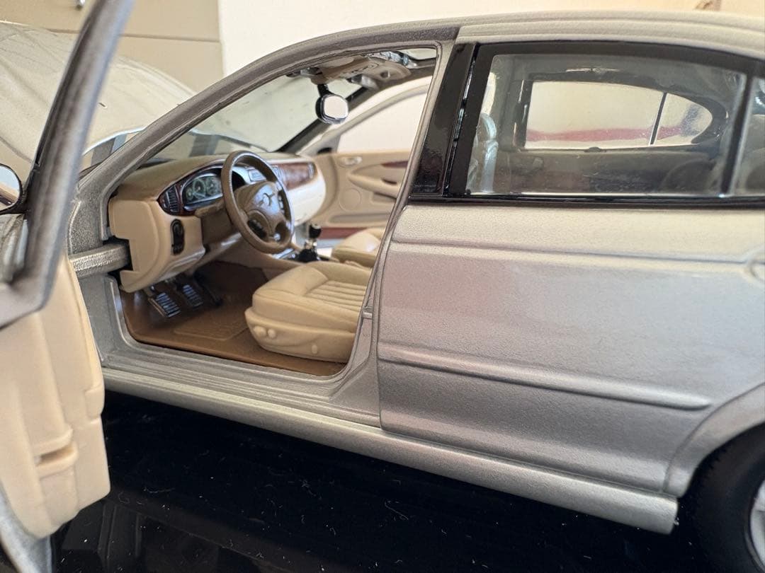 【希少】Maisto製 1/18 ジャガー X-TYPE 3.0 ミニカー