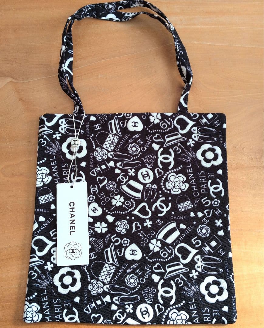 CHANEL トートバッグ ブラック ホワイト