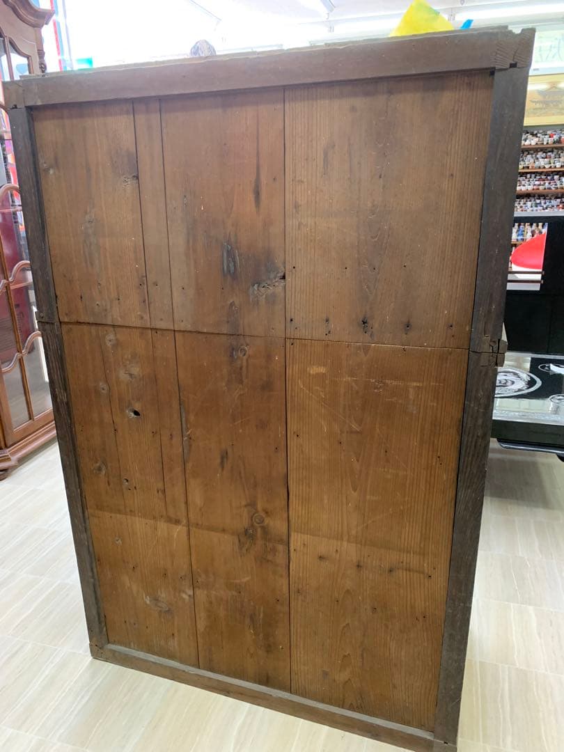 和箪笥　伝統的な木製箪笥 引き出し多