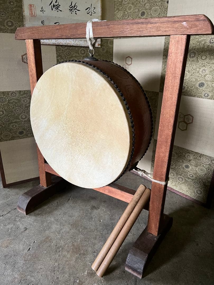 和太鼓　平太鼓　鳥居台付き　約45cm バチ付き　上鳴保証品　和楽器　打楽器