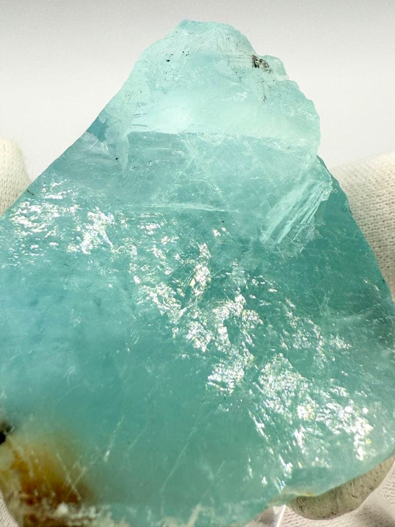 フローライト　黒い森　蛍石　原石　鉱物　標本　天然石　石