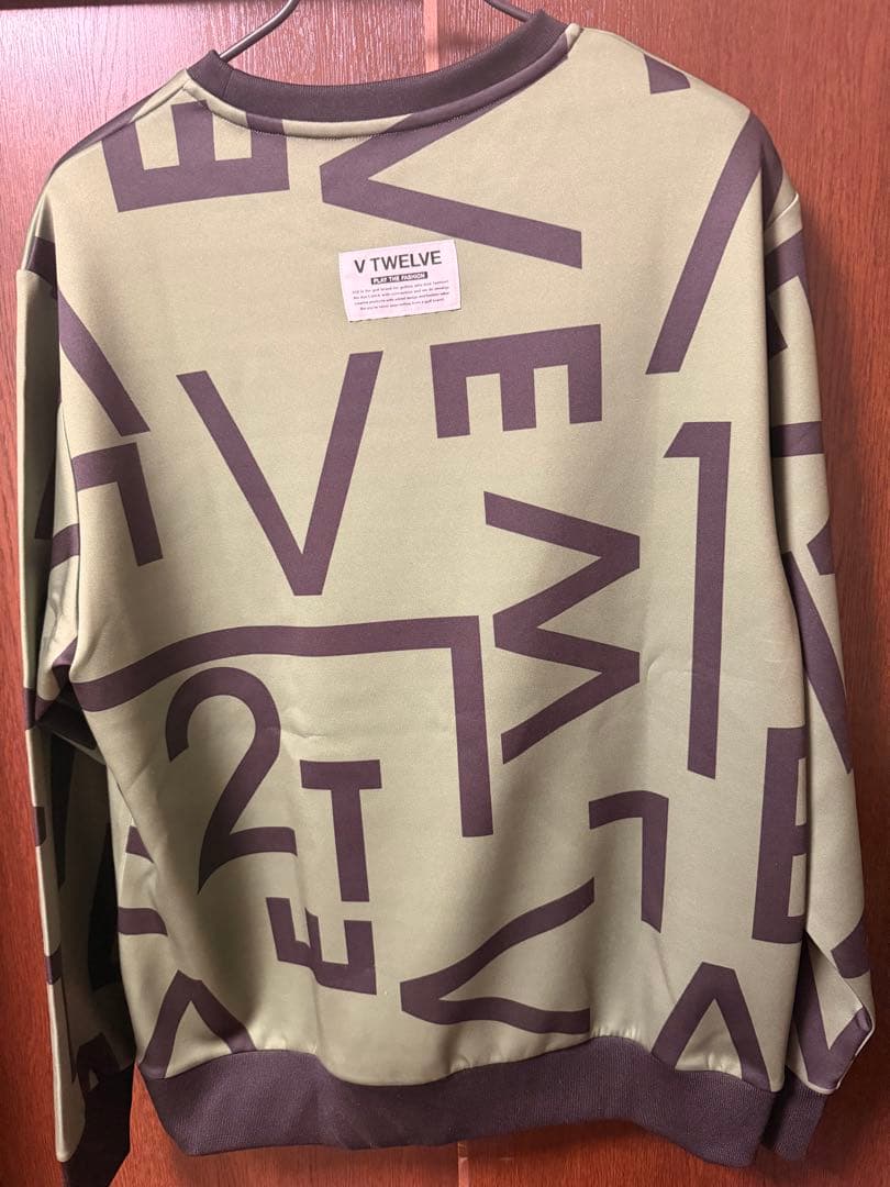 V12セーター