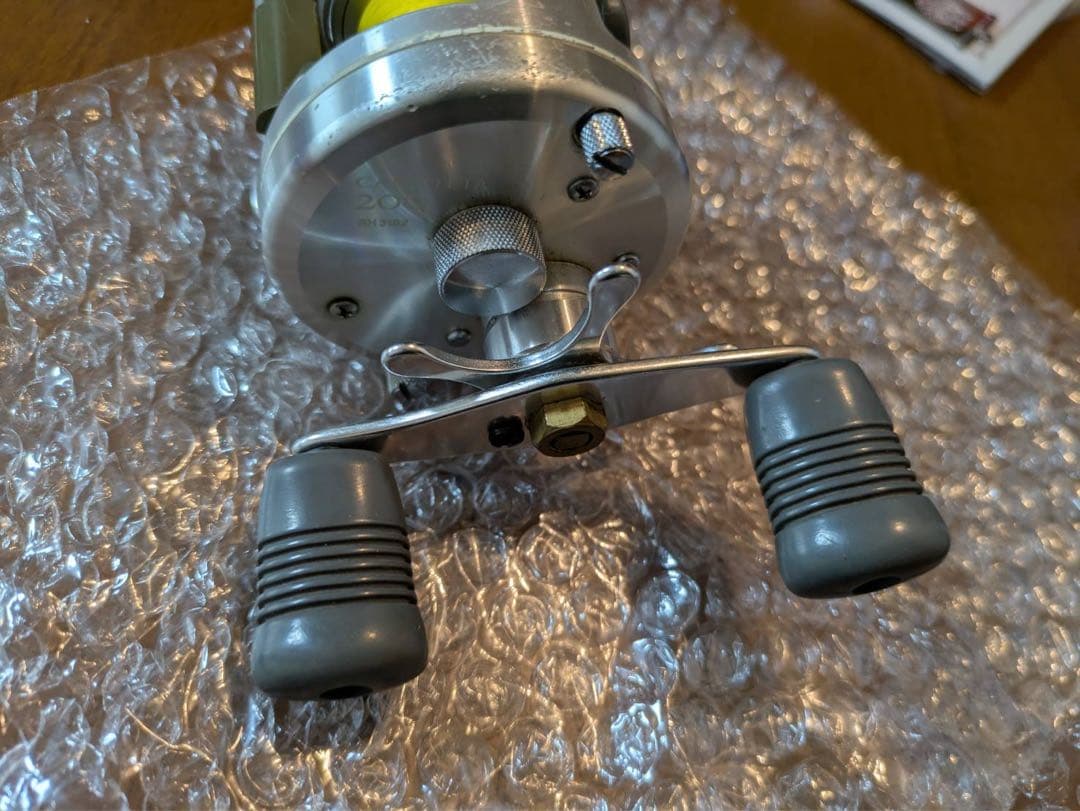 【良品】名機 シマノ 92カルカッタ200 丸型ベイト クラシック